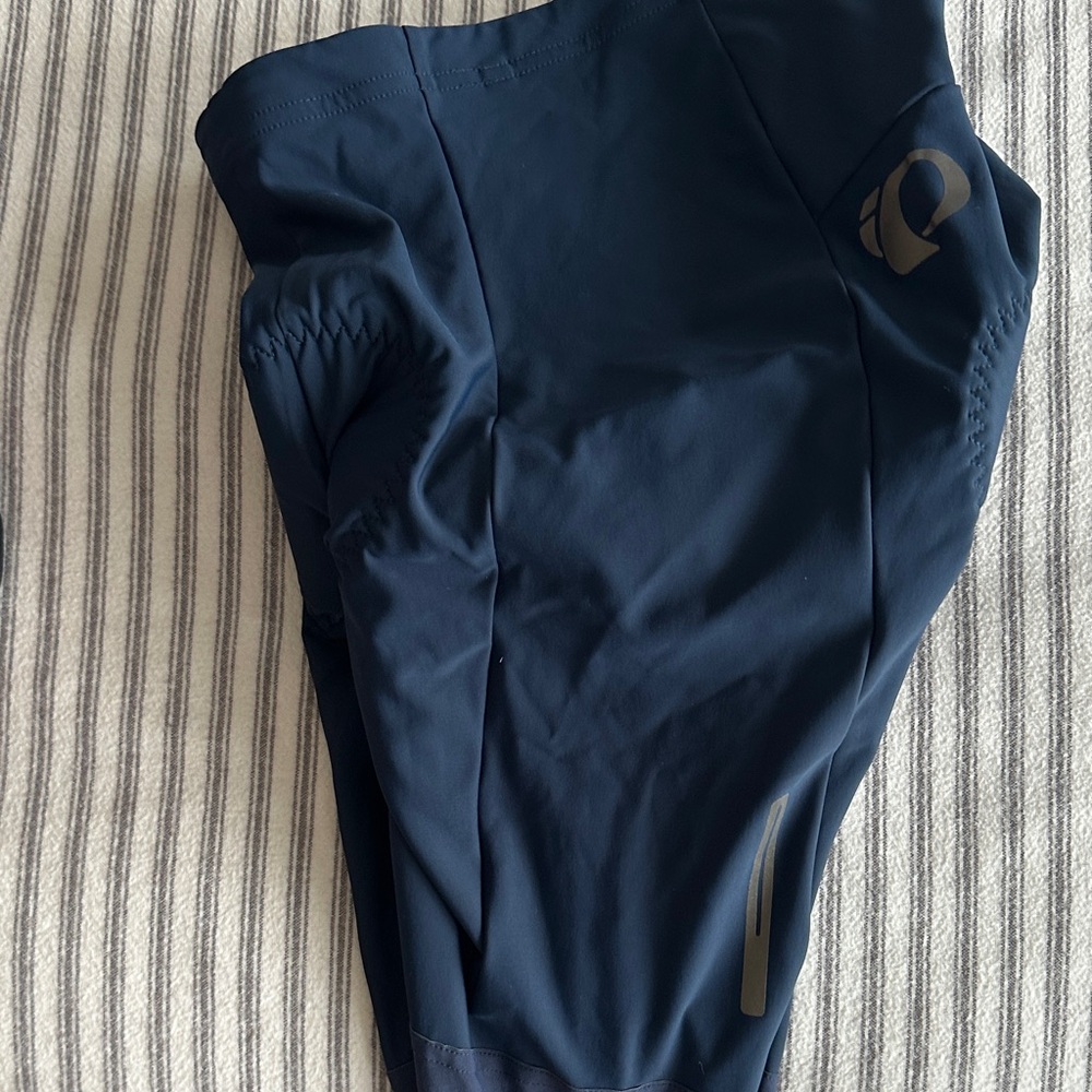 Pearl Izumi Deep Navy Performance Cycling Shorts with Reflective Accents